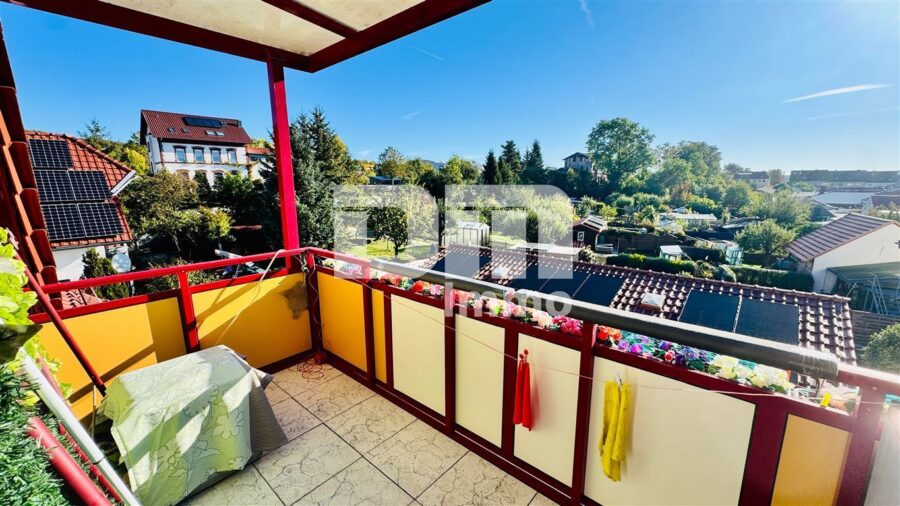 Vollvermietetes Dreifamilienhaus nach WEG geteilt mit Nebegebäude in Traumlage - DG WE3 Balkon